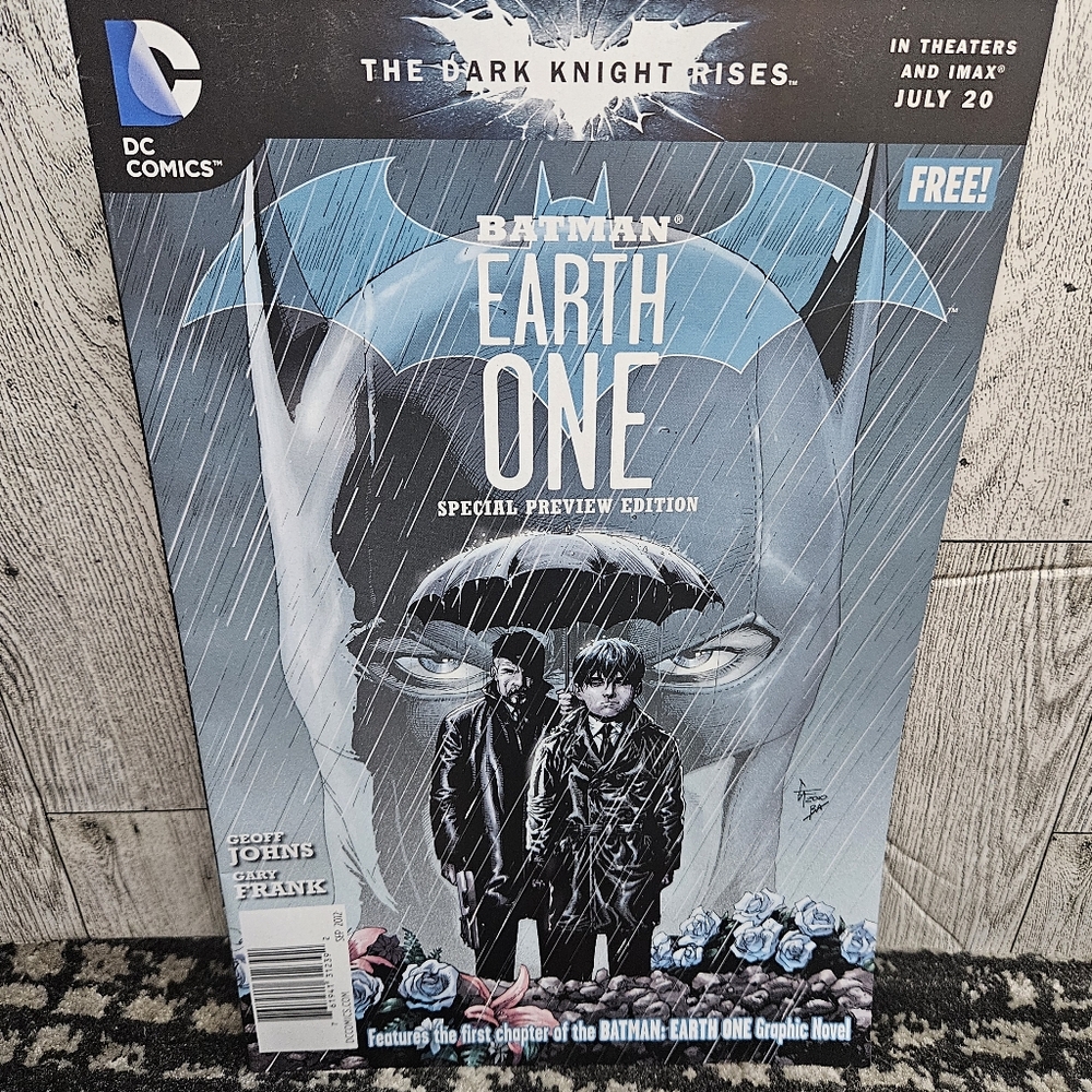 Batman Earth One Special Preview Edition DC Comics Graphic Novel Comic Book